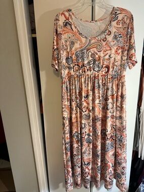 Paisley-Print Short Sleeve Midi Dress - Pink/Peach Paisley